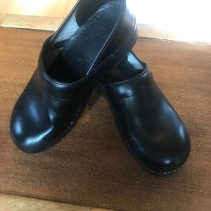 Dansko Cabrio Clogs (Euro Sz 43/US 12.5)
